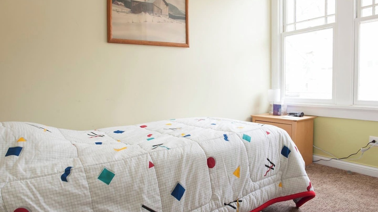 Photo of Bedroom in Rogers Park