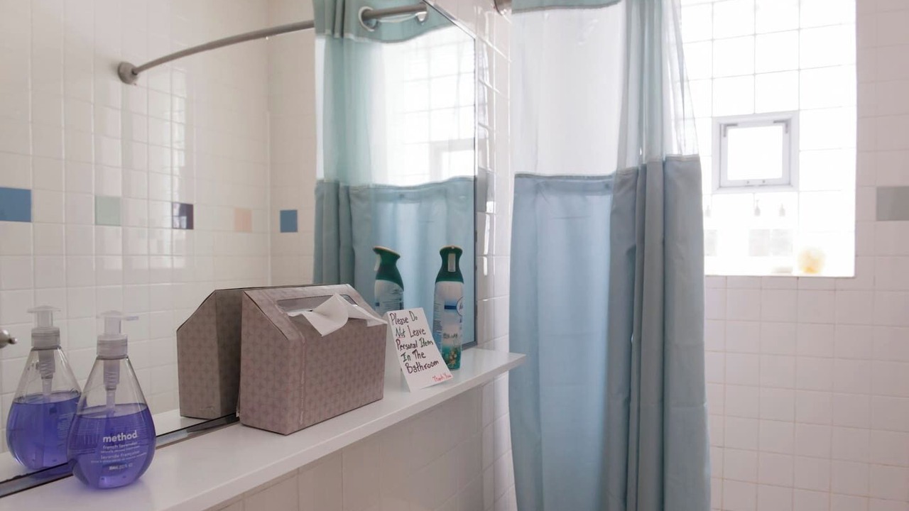 Photo of Bathroom in Rogers Park