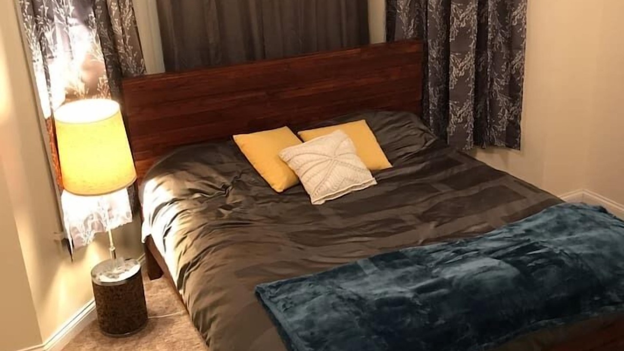 Photo of Bedroom in Rogers Park
