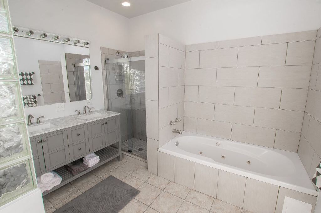 Photo of Bathroom in Near West Side