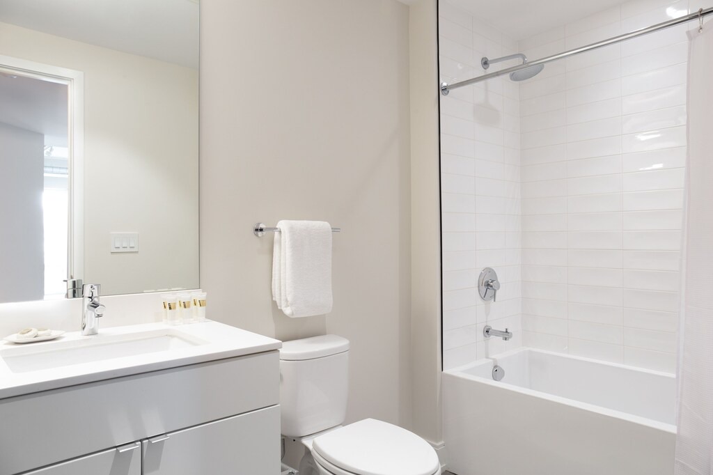 Photo of Bathroom in Lakeview