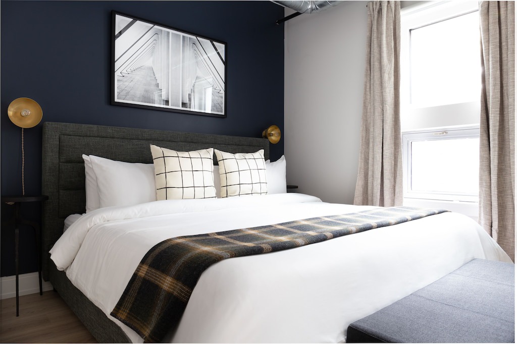 Photo of Bedroom in Lakeview