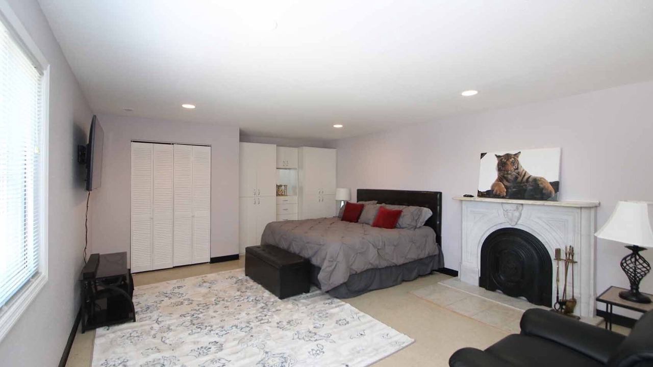 Photo of Bedroom in Belleville