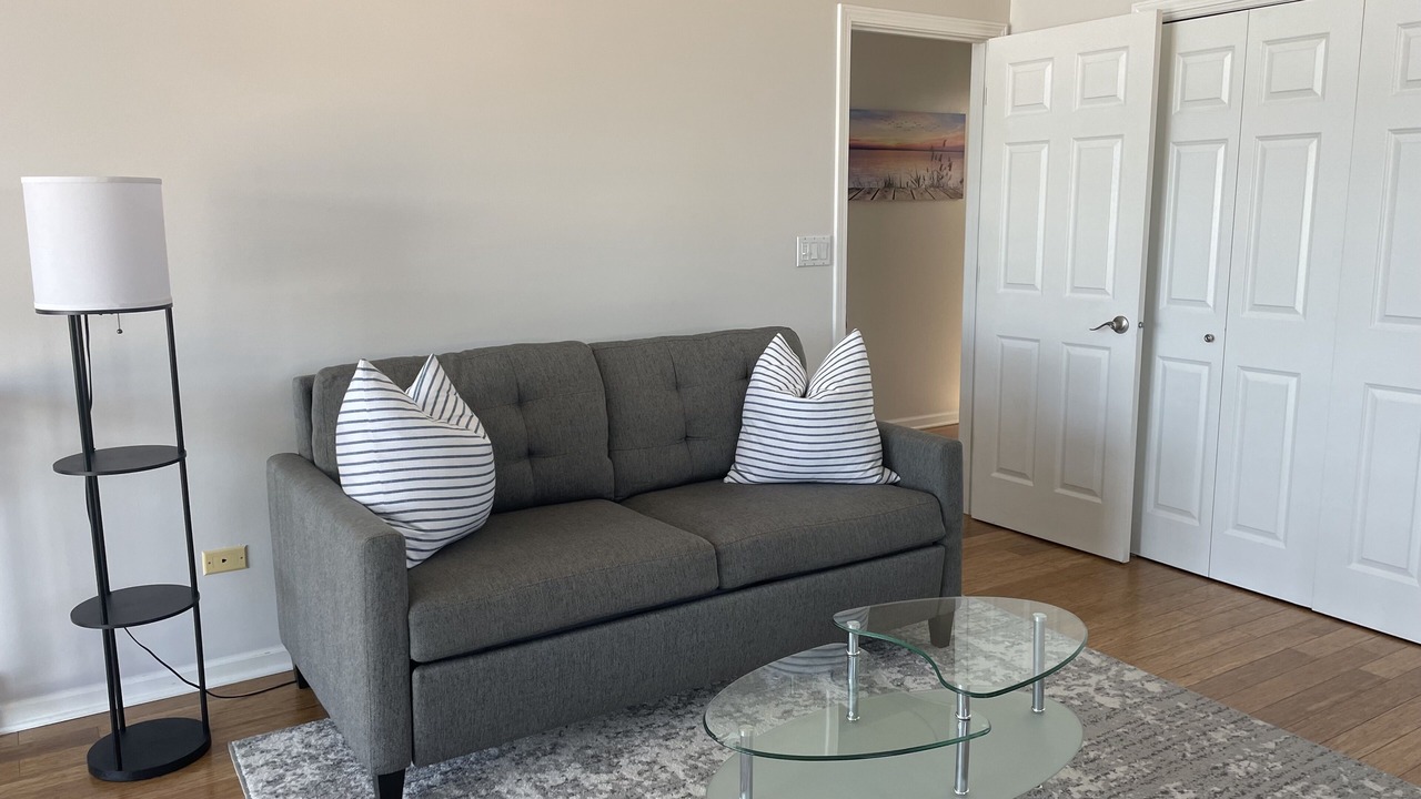 Photo of Livingroom in Fox Lake