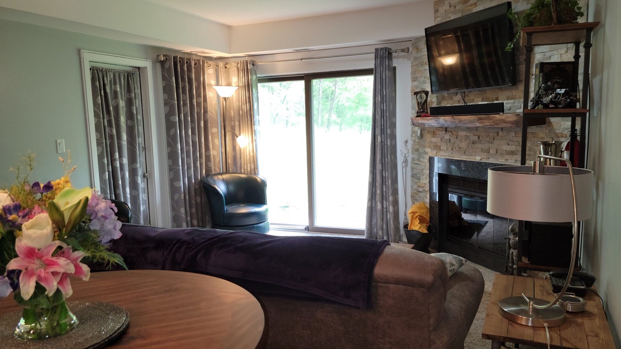 Photo of Livingroom in The Galena Territory