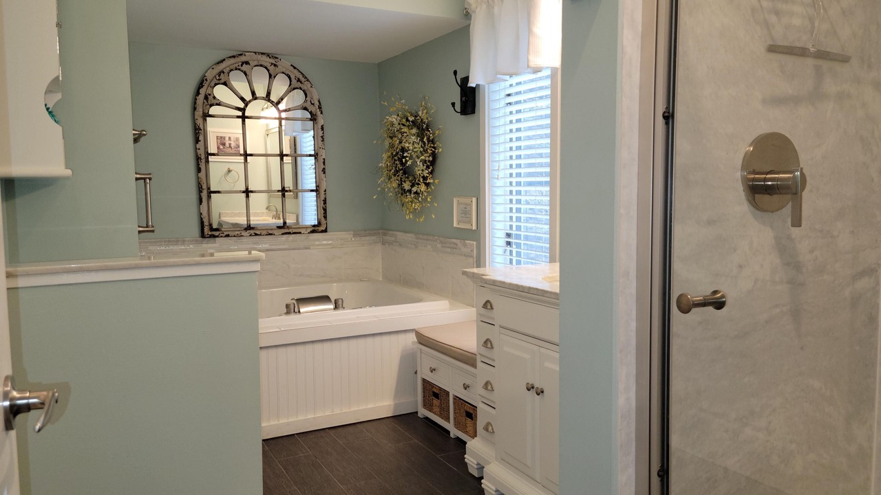 Photo of Bathroom in The Galena Territory