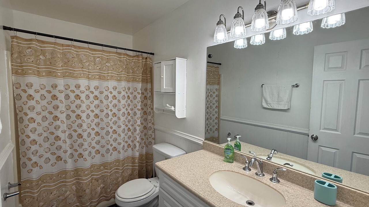 Photo of Bathroom in Round Lake Beach