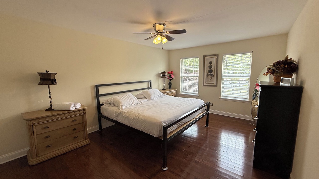 Photo of Bedroom in Round Lake Beach