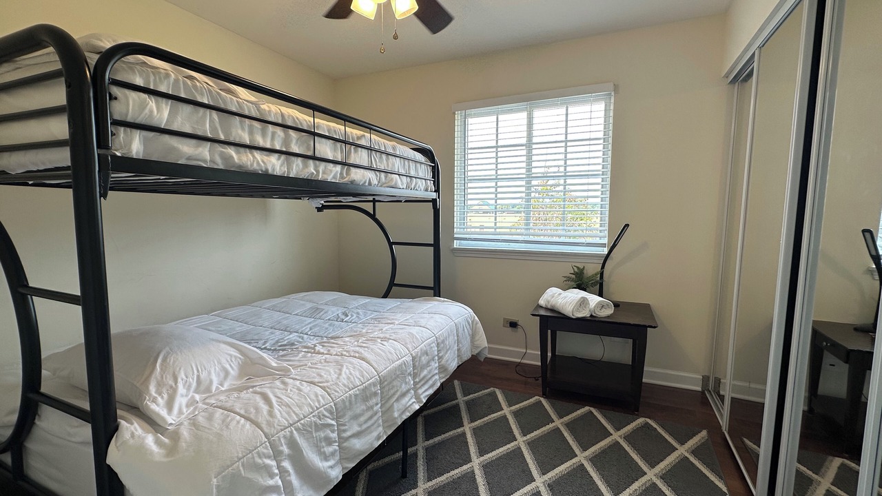 Photo of Bedroom in Round Lake Beach