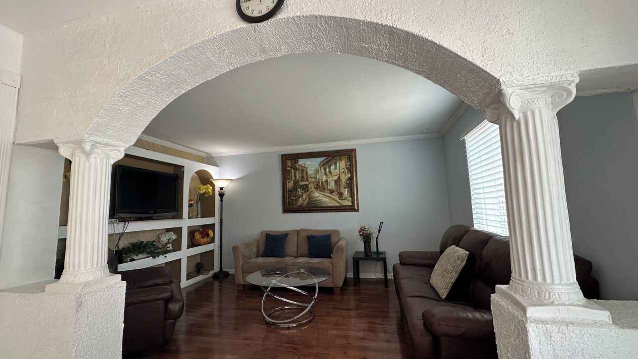 Photo of Livingroom in Round Lake Beach
