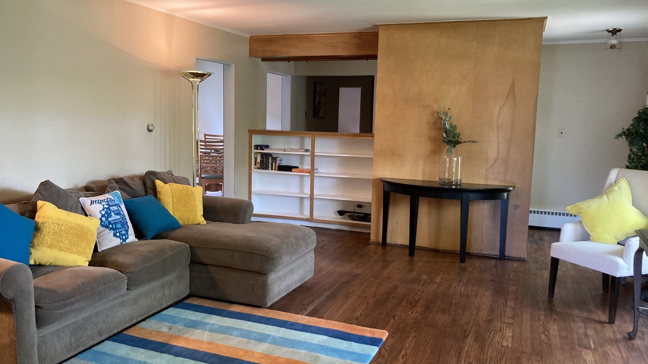 Photo of Livingroom in Hinsdale