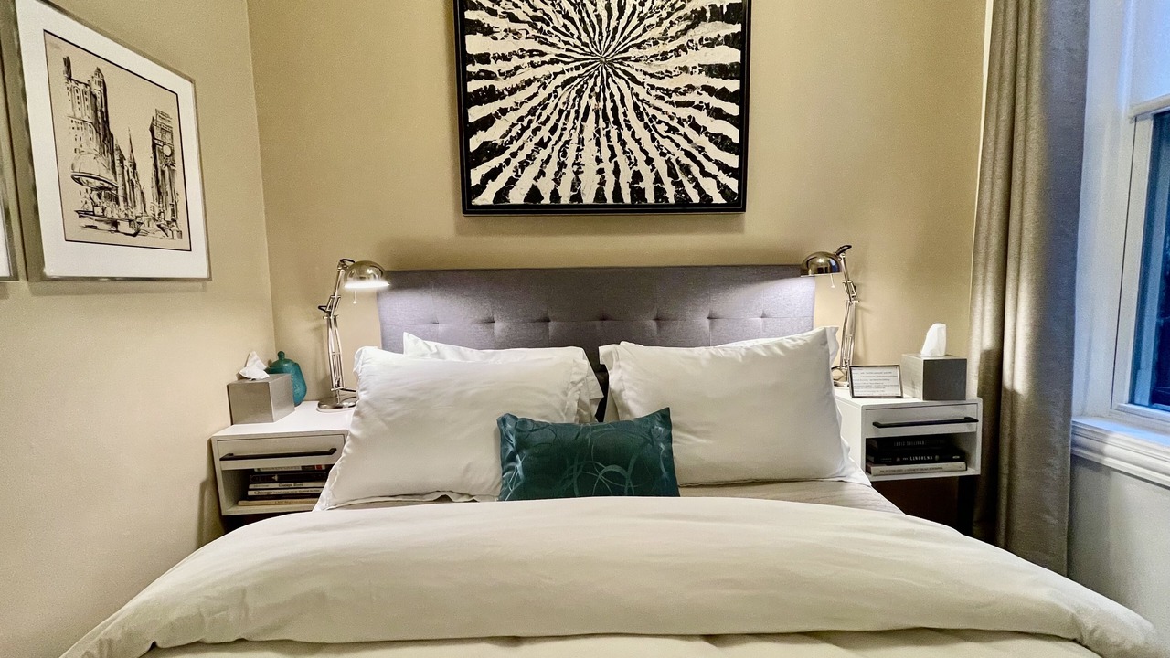 Photo of Bedroom in Near West Side
