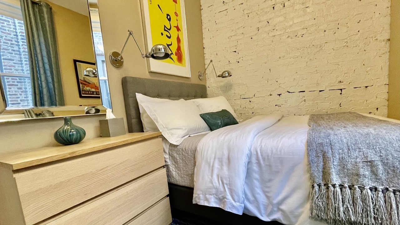 Photo of Bedroom in Near West Side