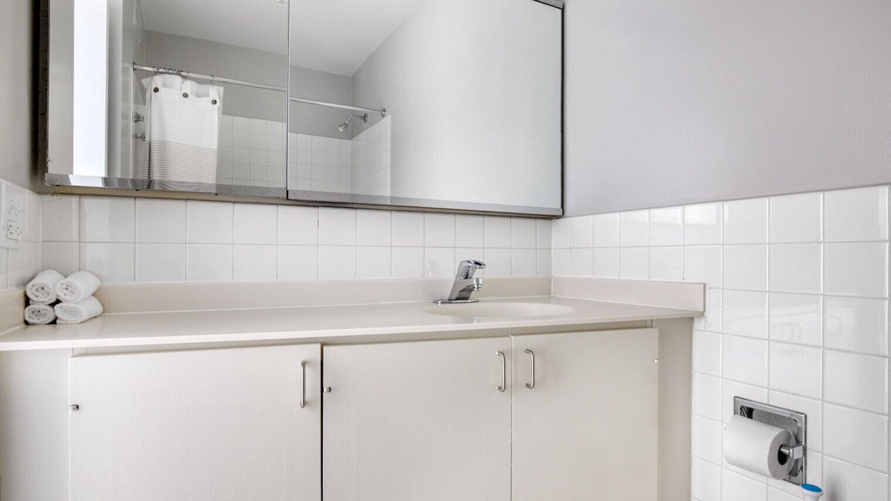 Photo of Bathroom in Lake View East