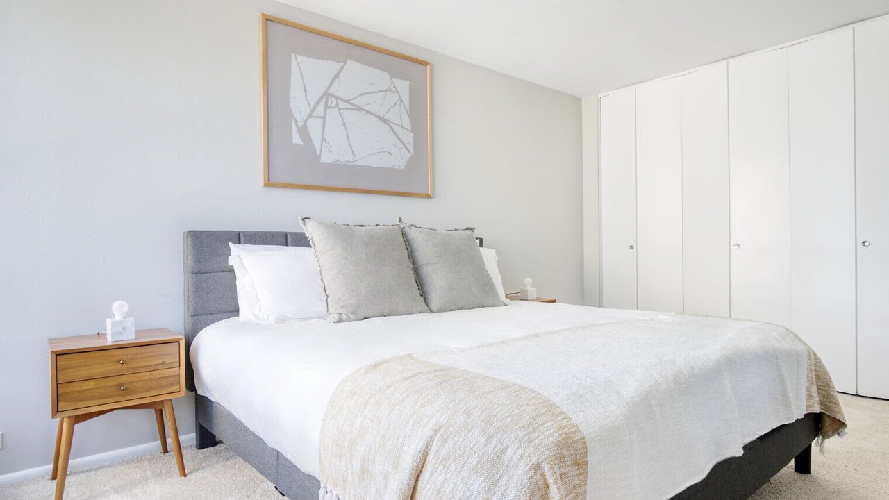 Photo of Bedroom in Lake View East