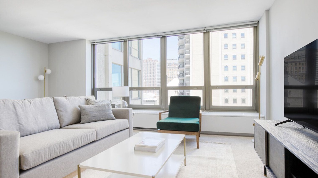 Photo of Livingroom in Lake View East