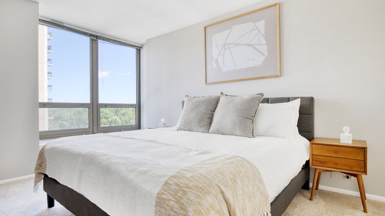 Photo of Bedroom in Lake View East