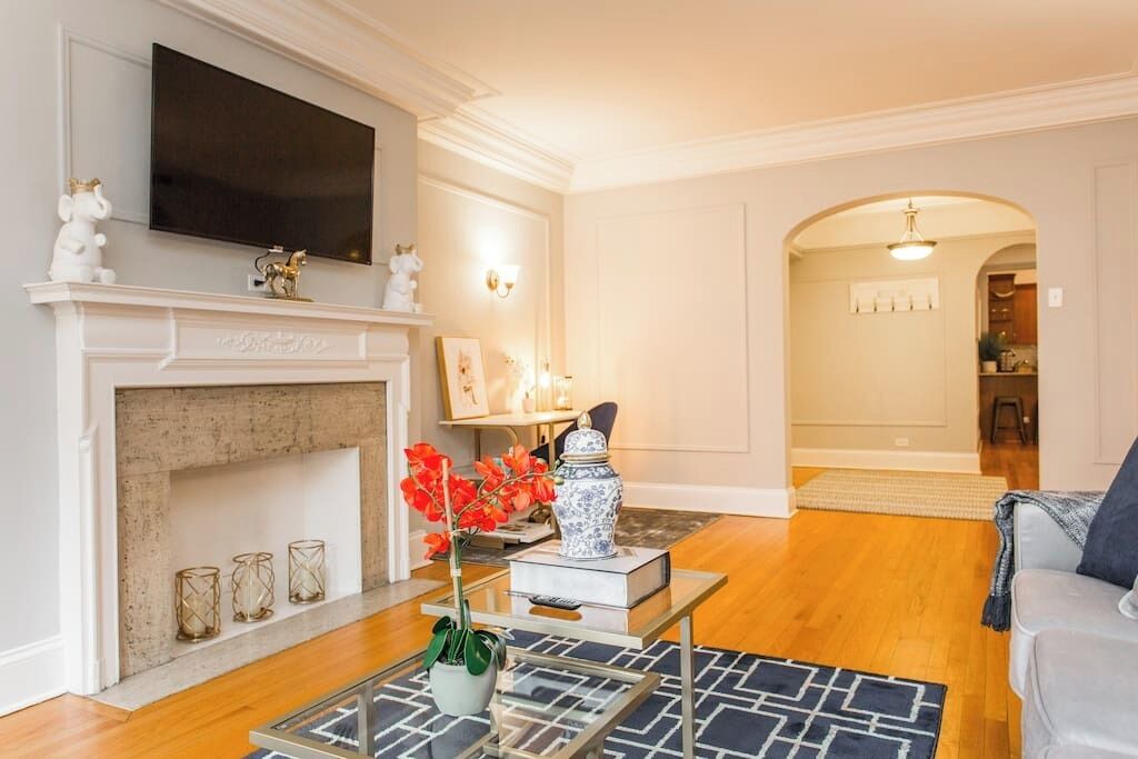Photo of Livingroom in Streeterville