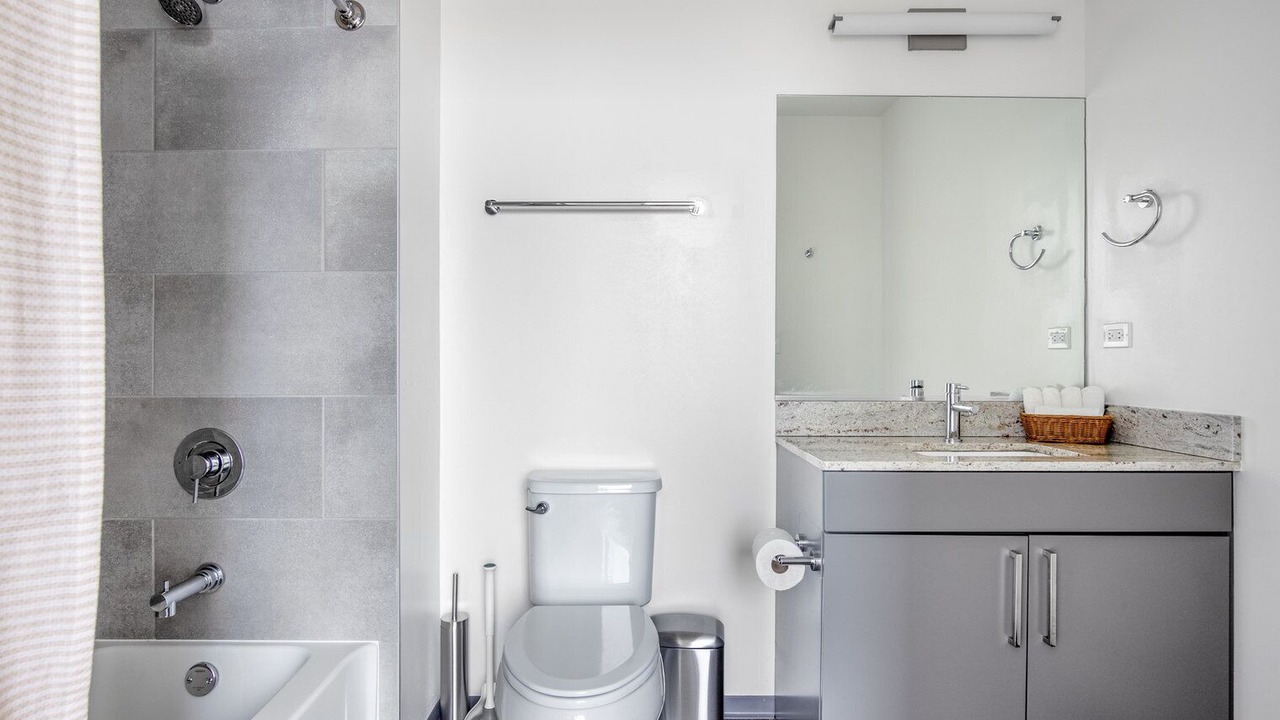 Photo of Bathroom in Logan Square