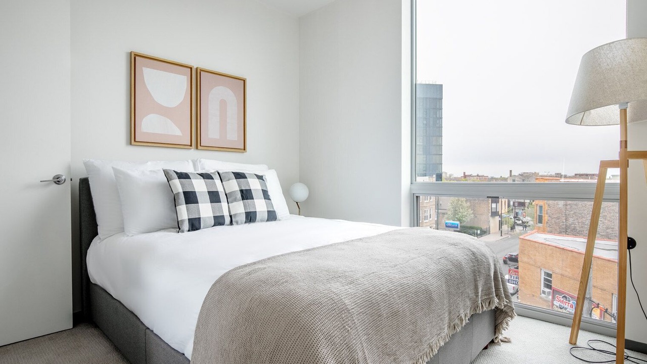 Photo of Bedroom in Logan Square