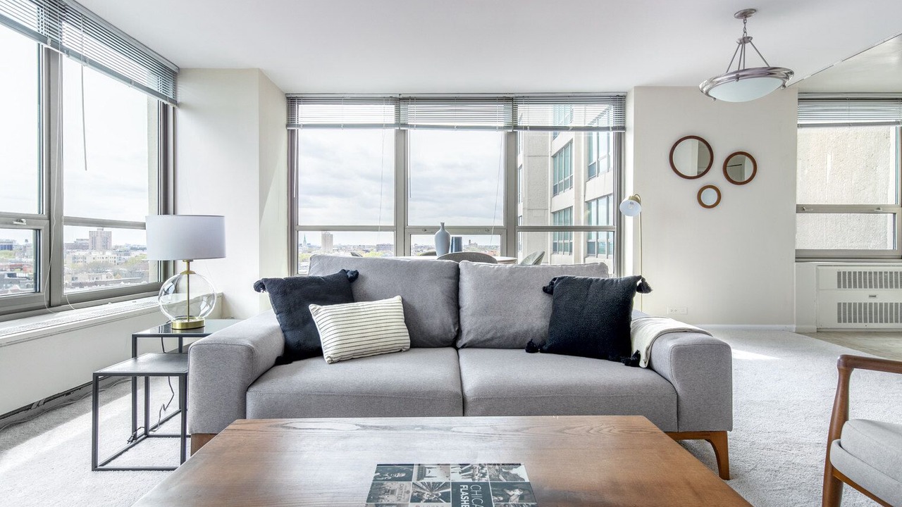 Photo of Livingroom in Lake View East