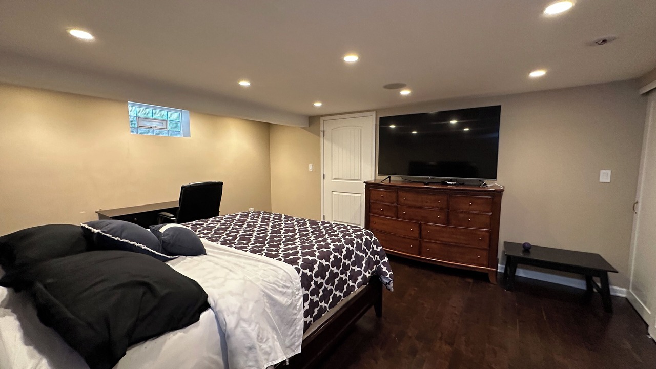 Photo of Bedroom in Morton Grove