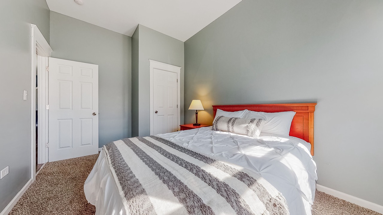 Photo of Bedroom in Aurora