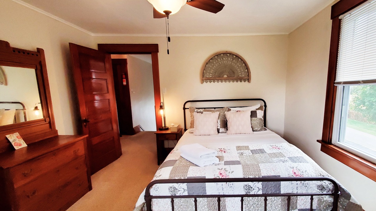 Photo of Bedroom in Nauvoo