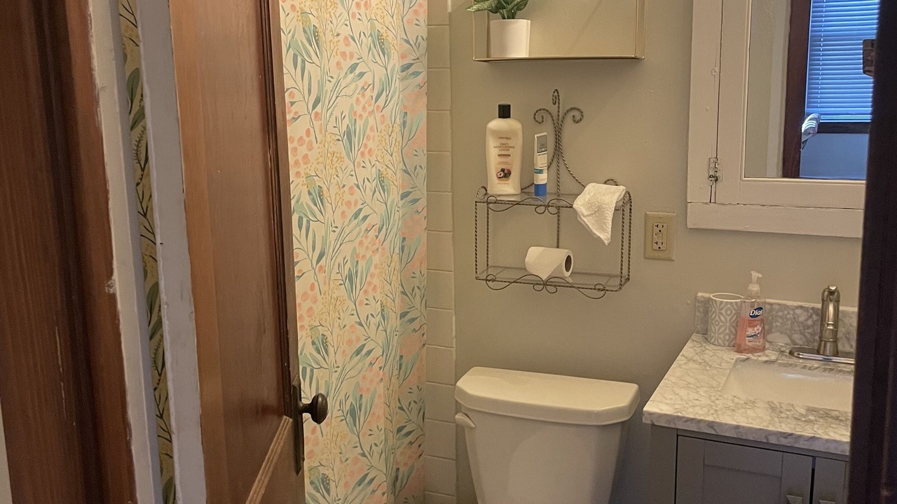 Photo of Bathroom in East Dundee