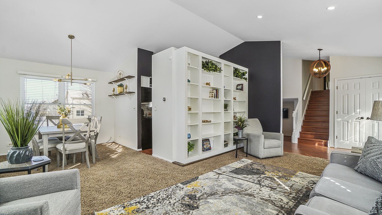 Photo of Livingroom in Carol Stream