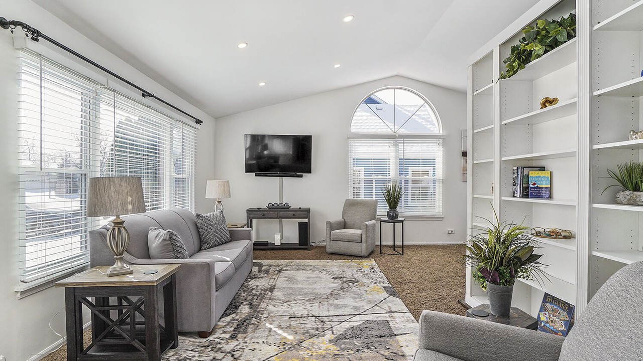 Photo of Livingroom in Carol Stream