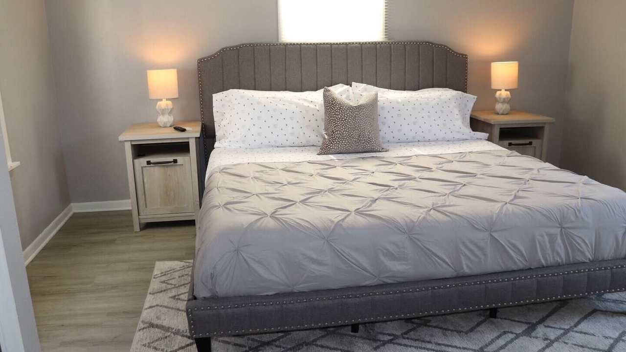 Photo of Bedroom in Oswego