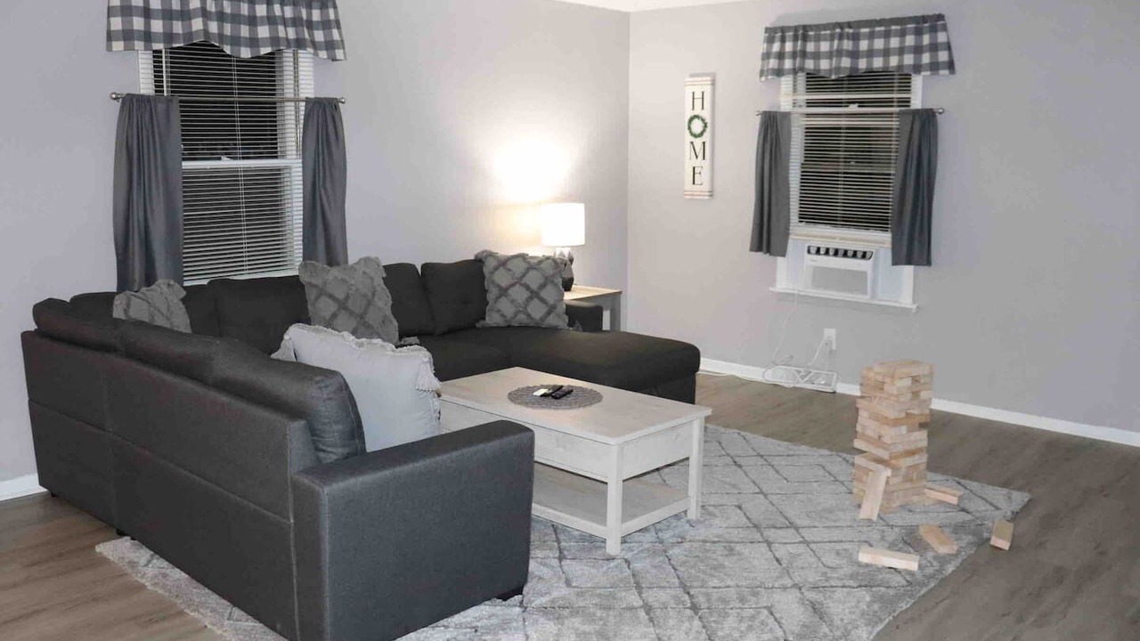 Photo of Livingroom in Oswego