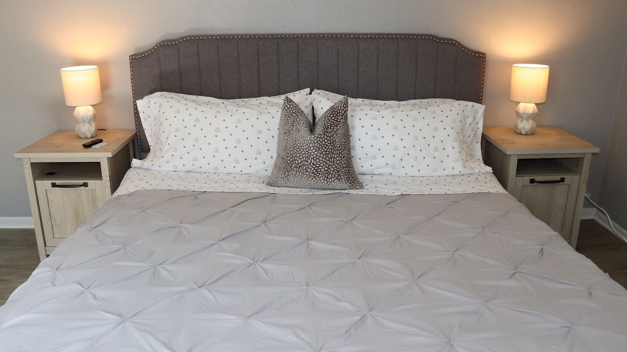 Photo of Bedroom in Oswego