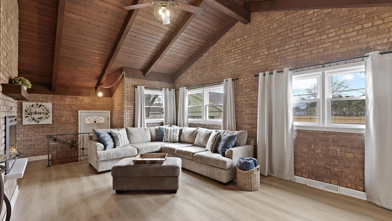 Photo of Livingroom in Downers Grove