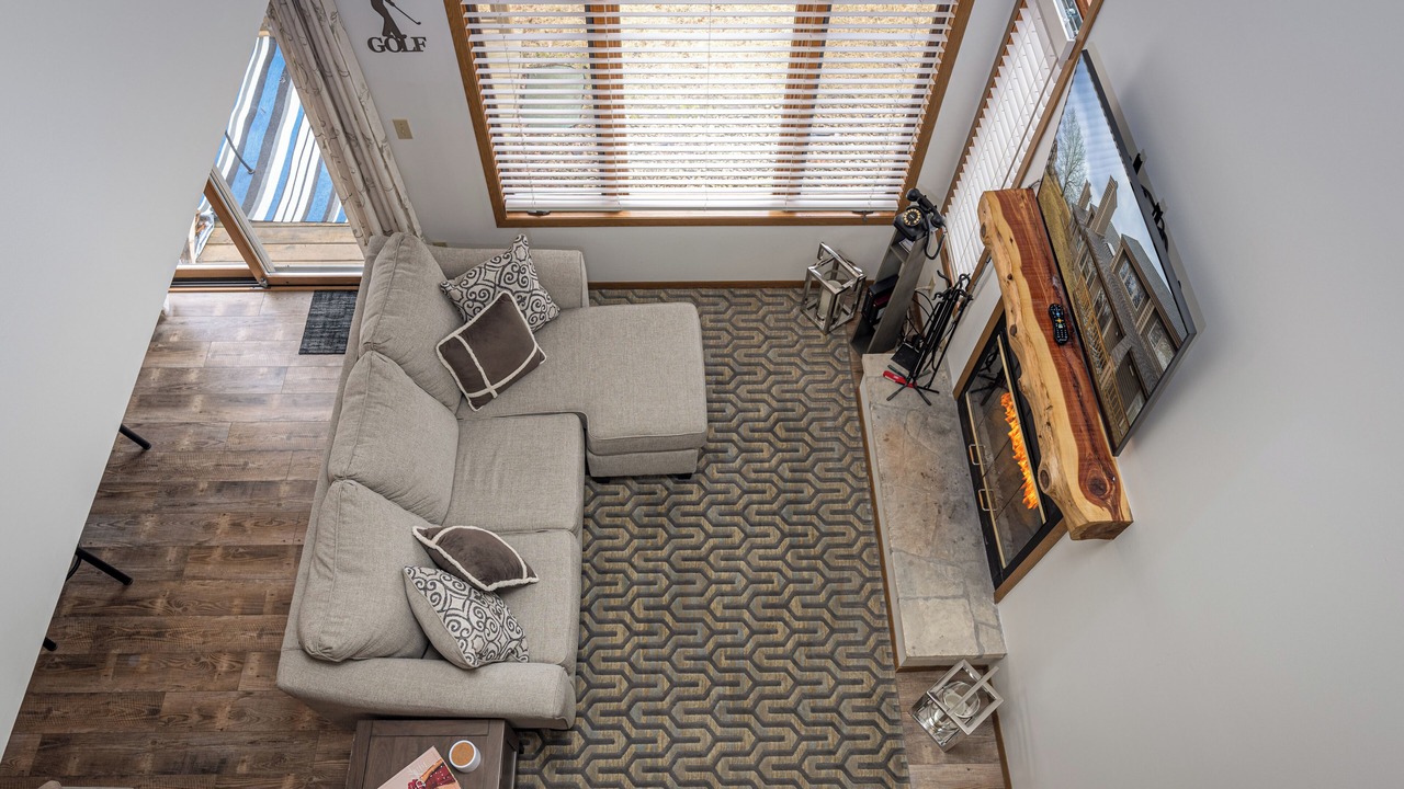 Photo of Livingroom in The Galena Territory