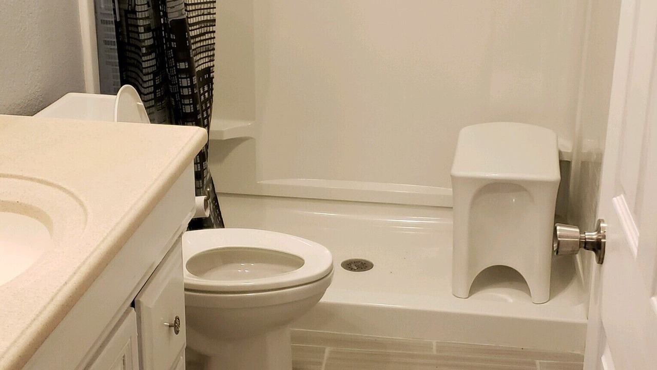 Photo of Bathroom in Lawndale