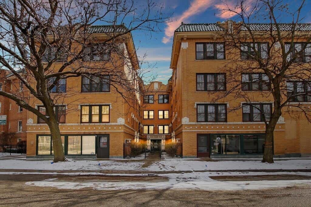 Photo of Others in Ravenswood