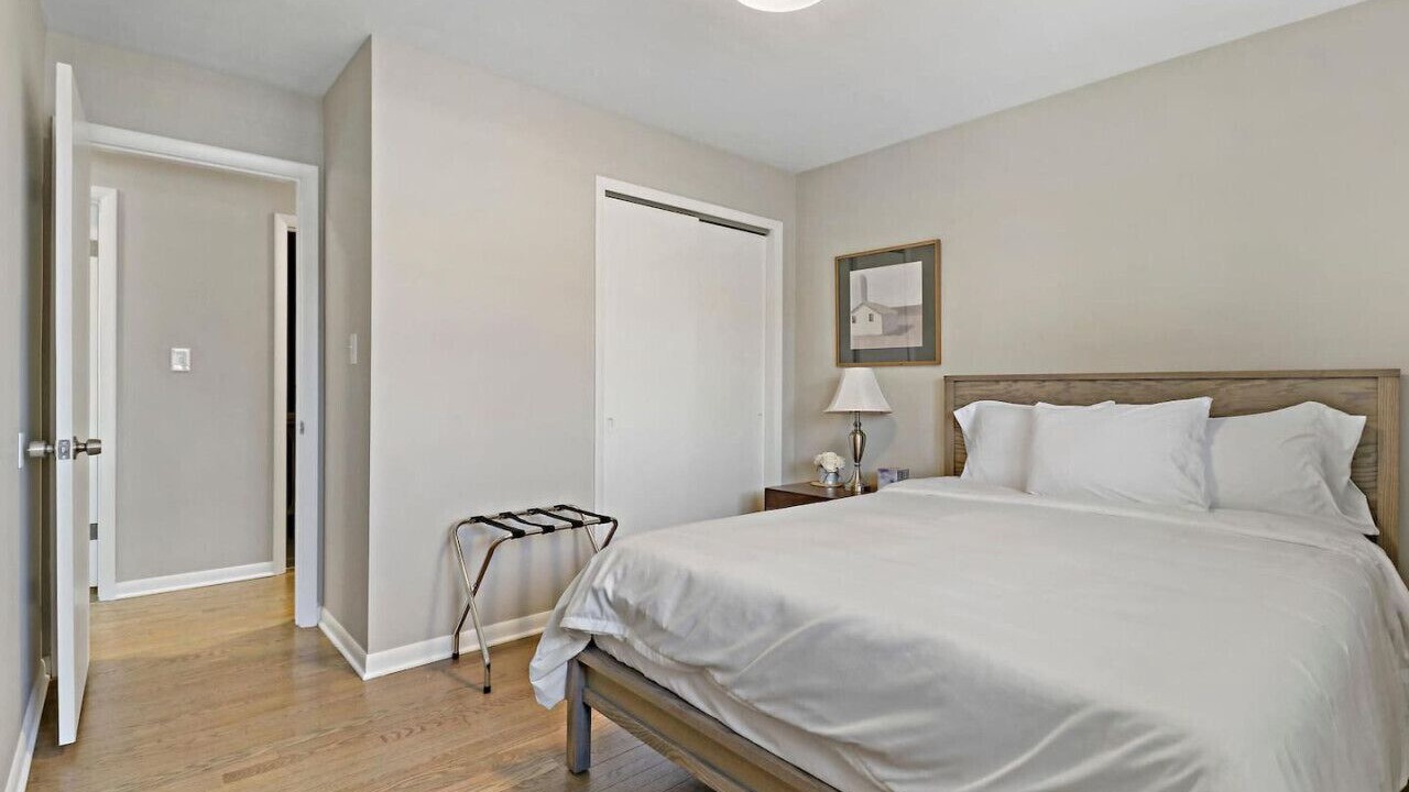 Photo of Bedroom in Waukegan
