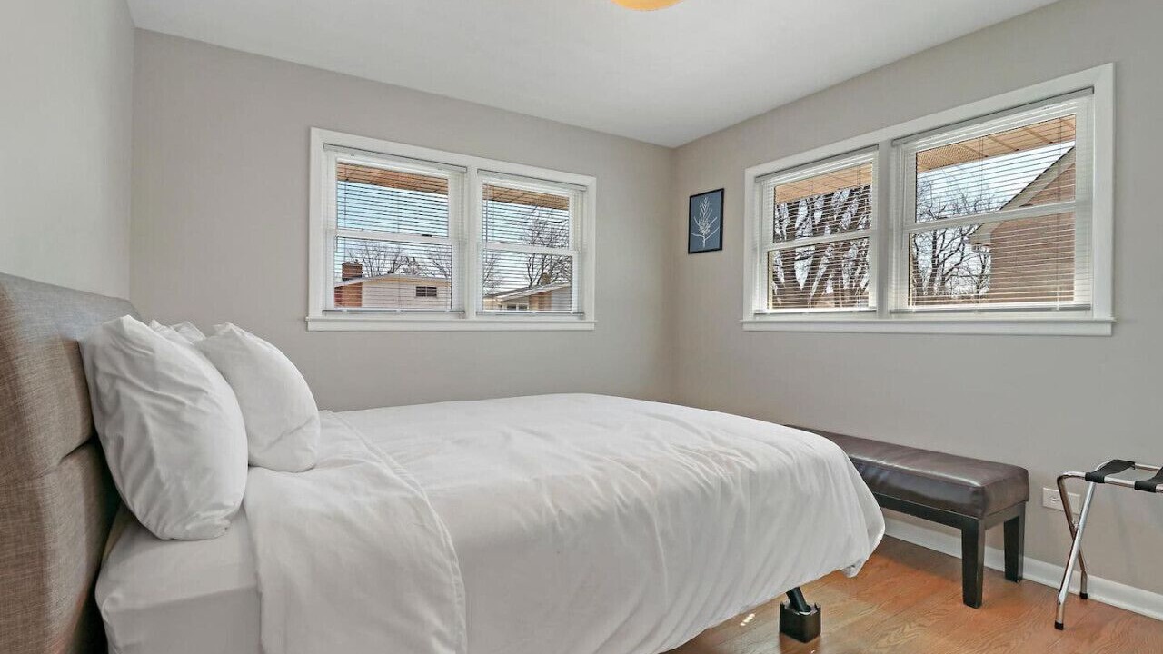 Photo of Bedroom in Waukegan