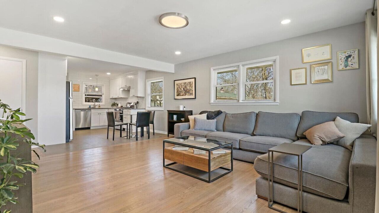 Photo of Livingroom in Waukegan