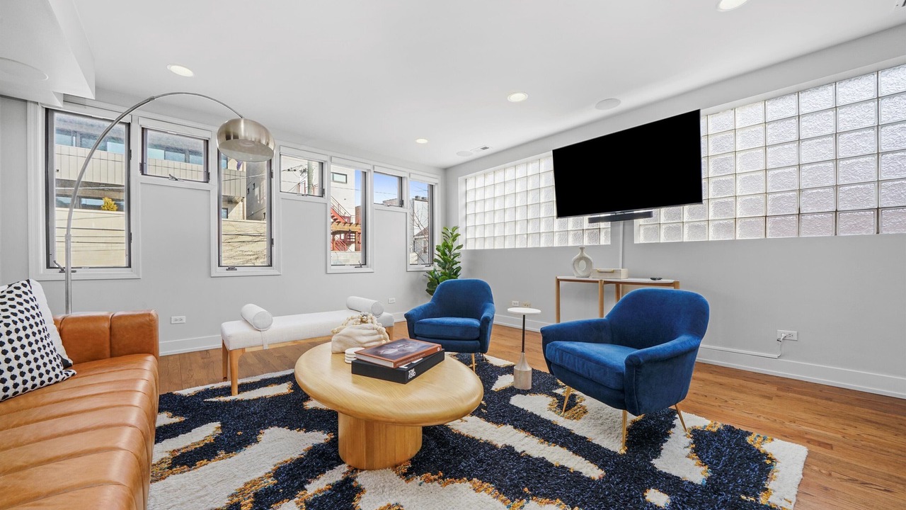 Photo of Livingroom in Noble Square