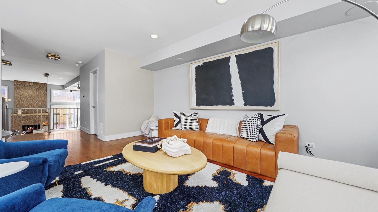 Photo of Livingroom in Noble Square