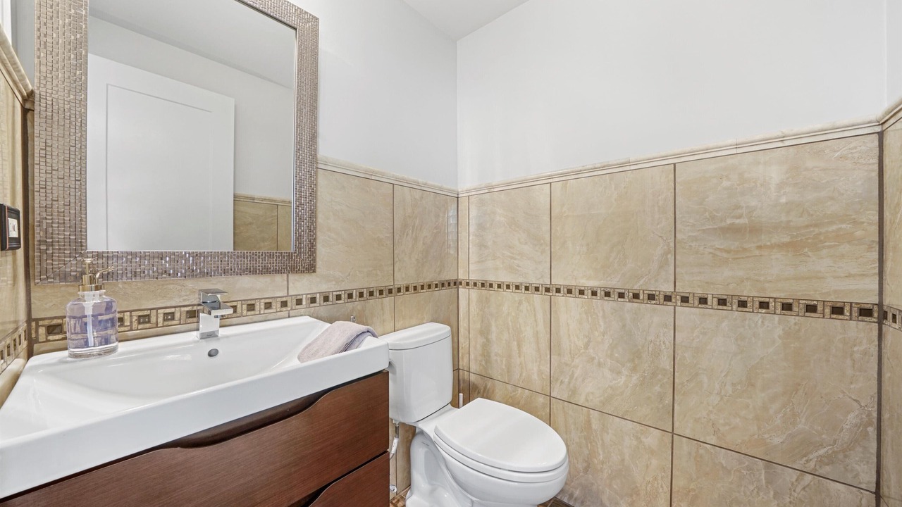 Photo of Bedroom in Noble Square
