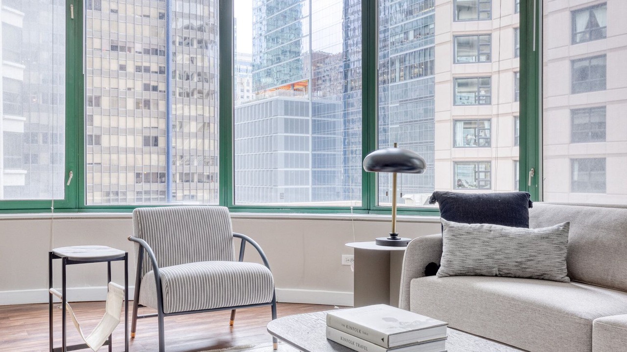 Photo of Livingroom in Streeterville