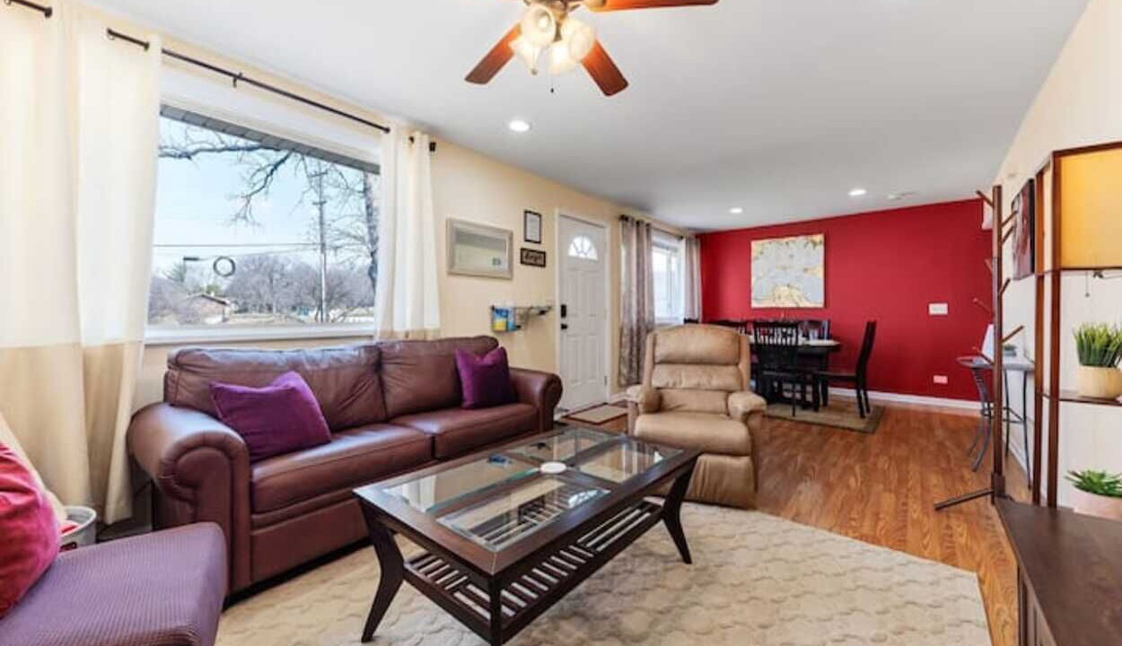 Photo of Livingroom in Lisle
