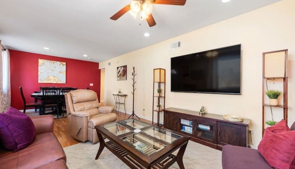 Photo of Livingroom in Lisle