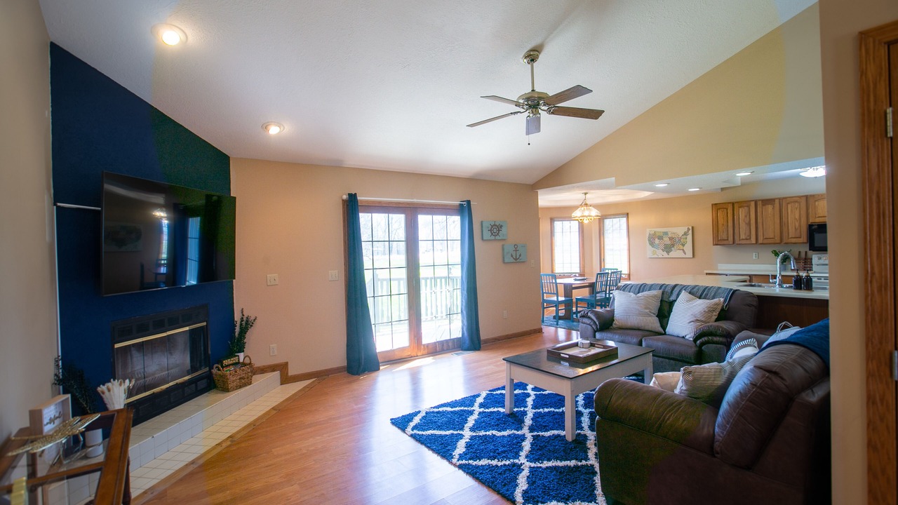 Photo of Livingroom in Sullivan