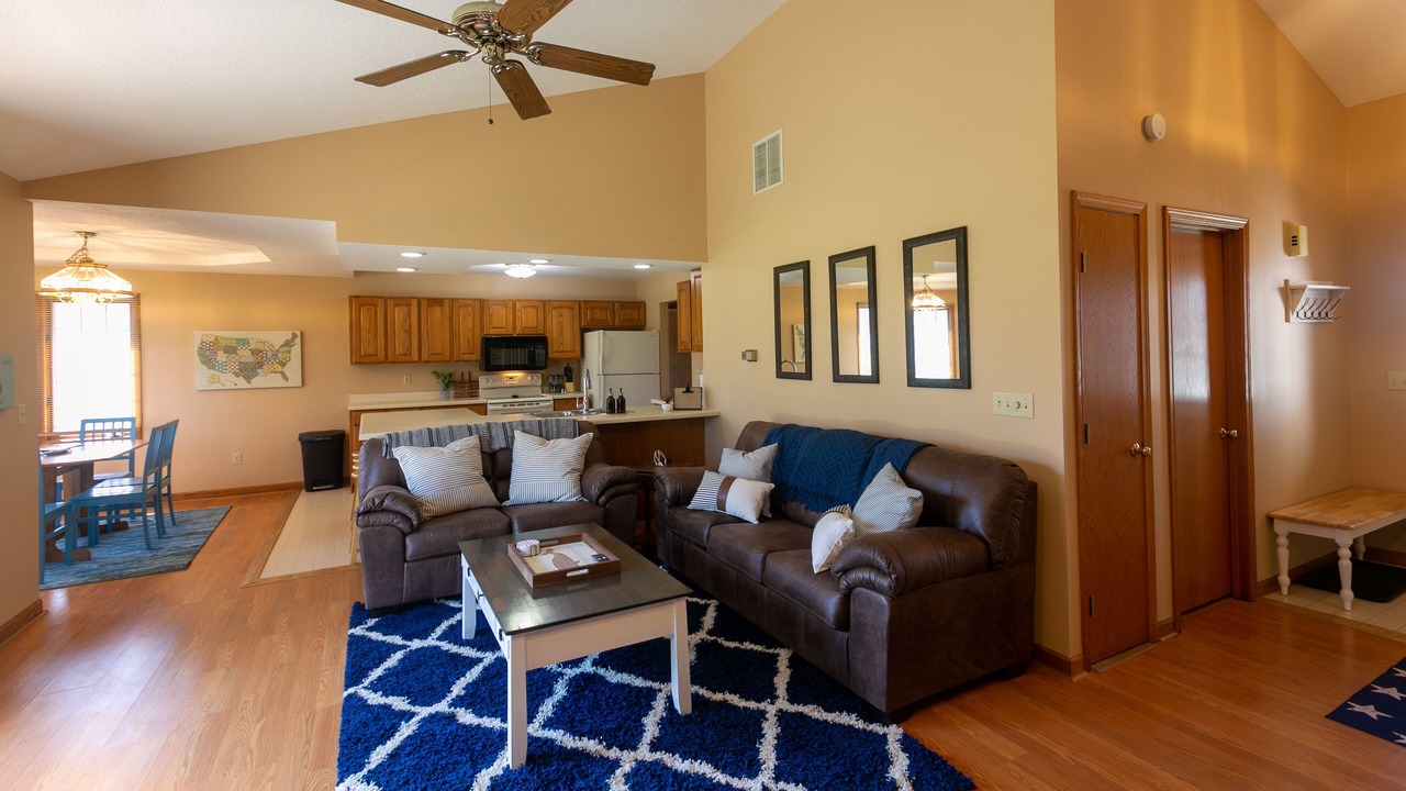 Photo of Livingroom in Sullivan