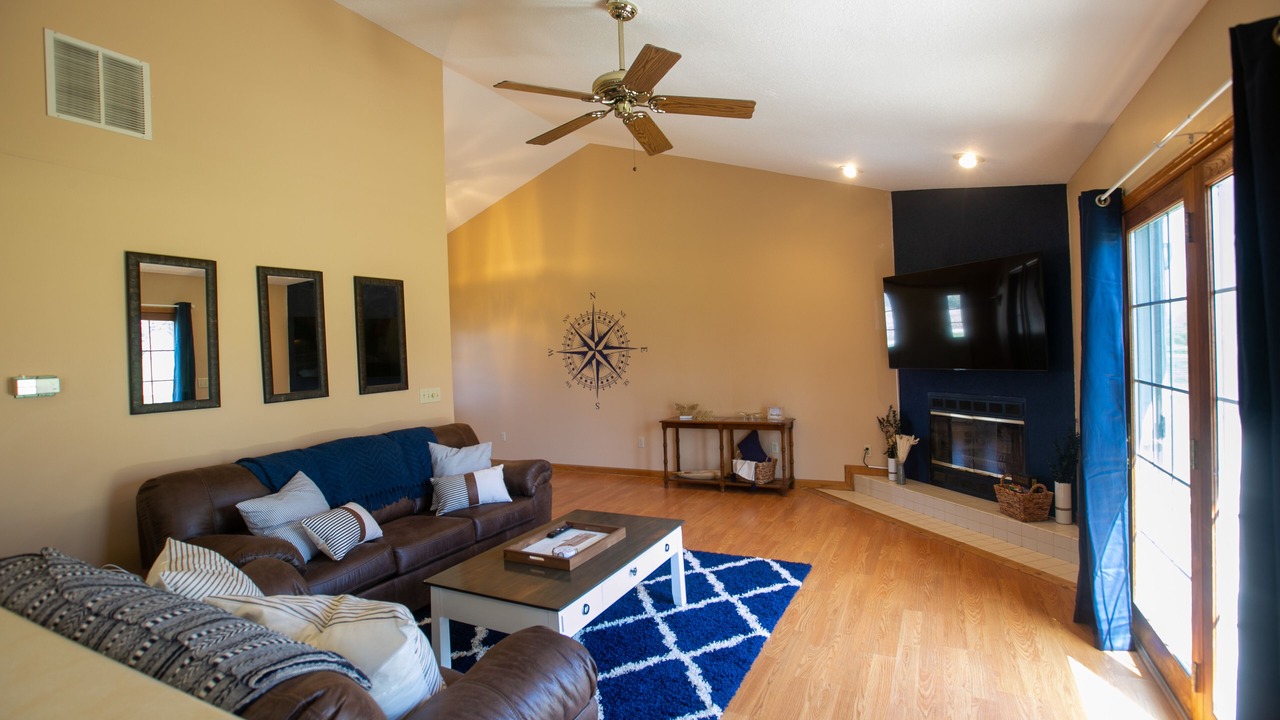 Photo of Livingroom in Sullivan